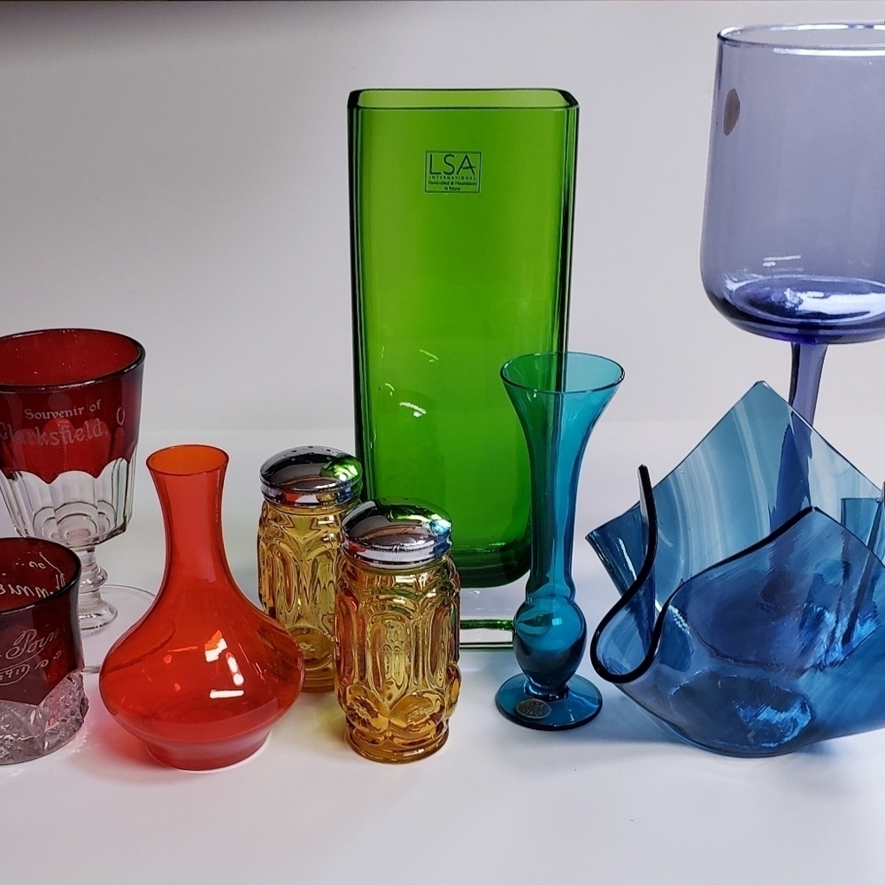 Vintage LSA International Handmade & Mouthblown Tall Green Rectangle Glass Vase - Picture 10 of 10